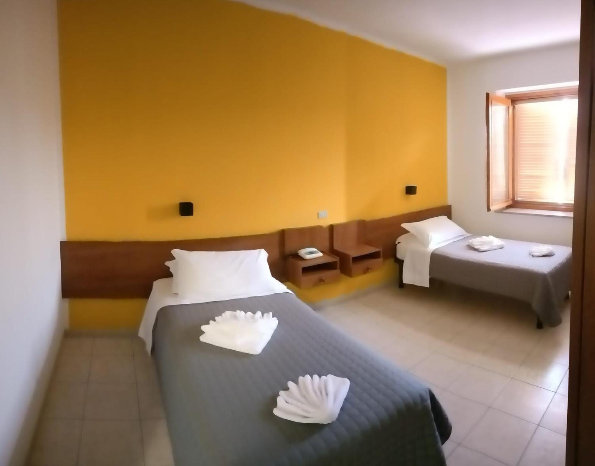 Hotel Baiardo Romagnano Sesia Exterior foto