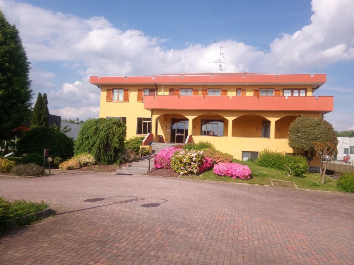 Hotel Baiardo Romagnano Sesia Exterior foto