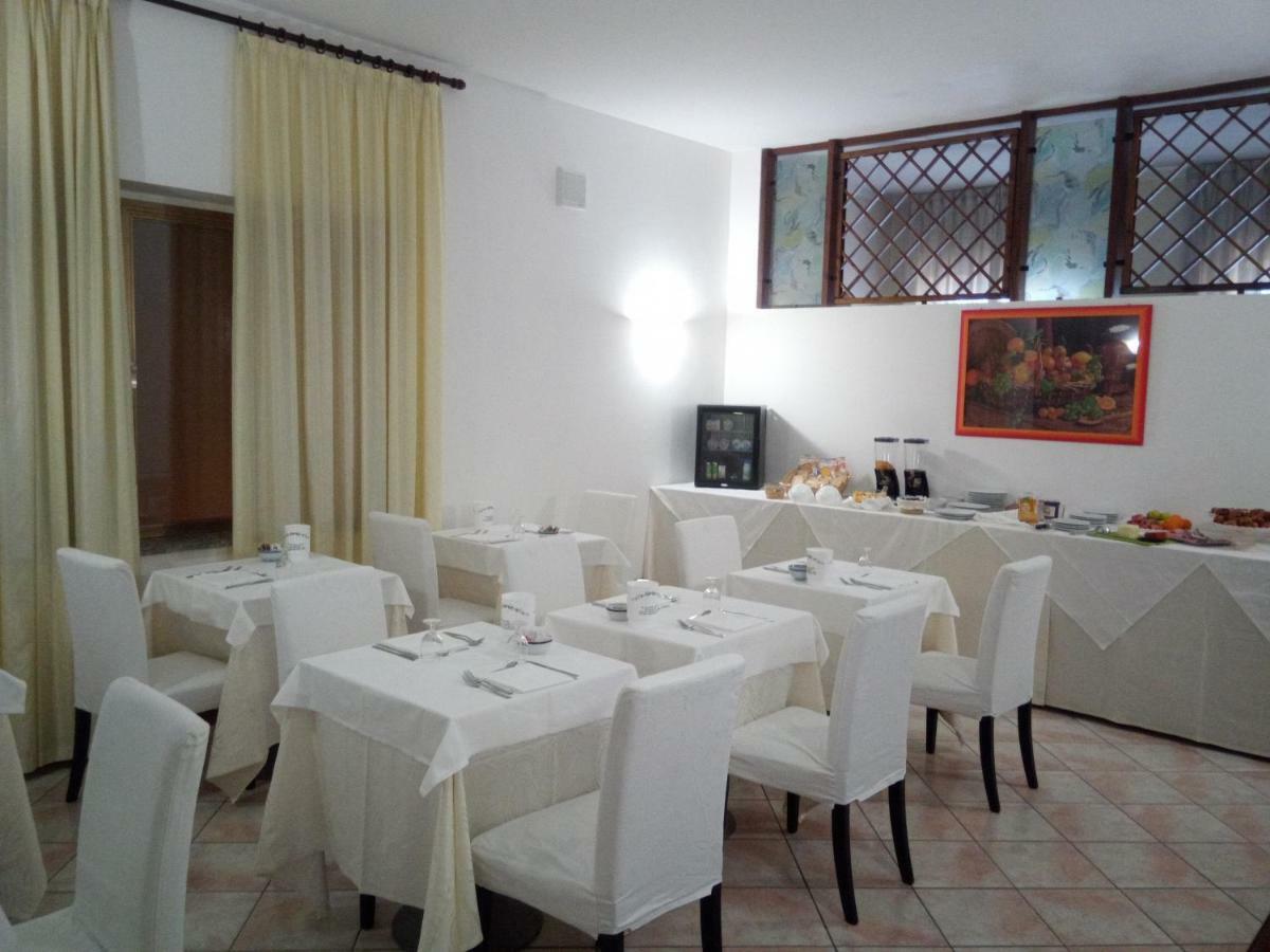 Hotel Baiardo Romagnano Sesia Exterior foto